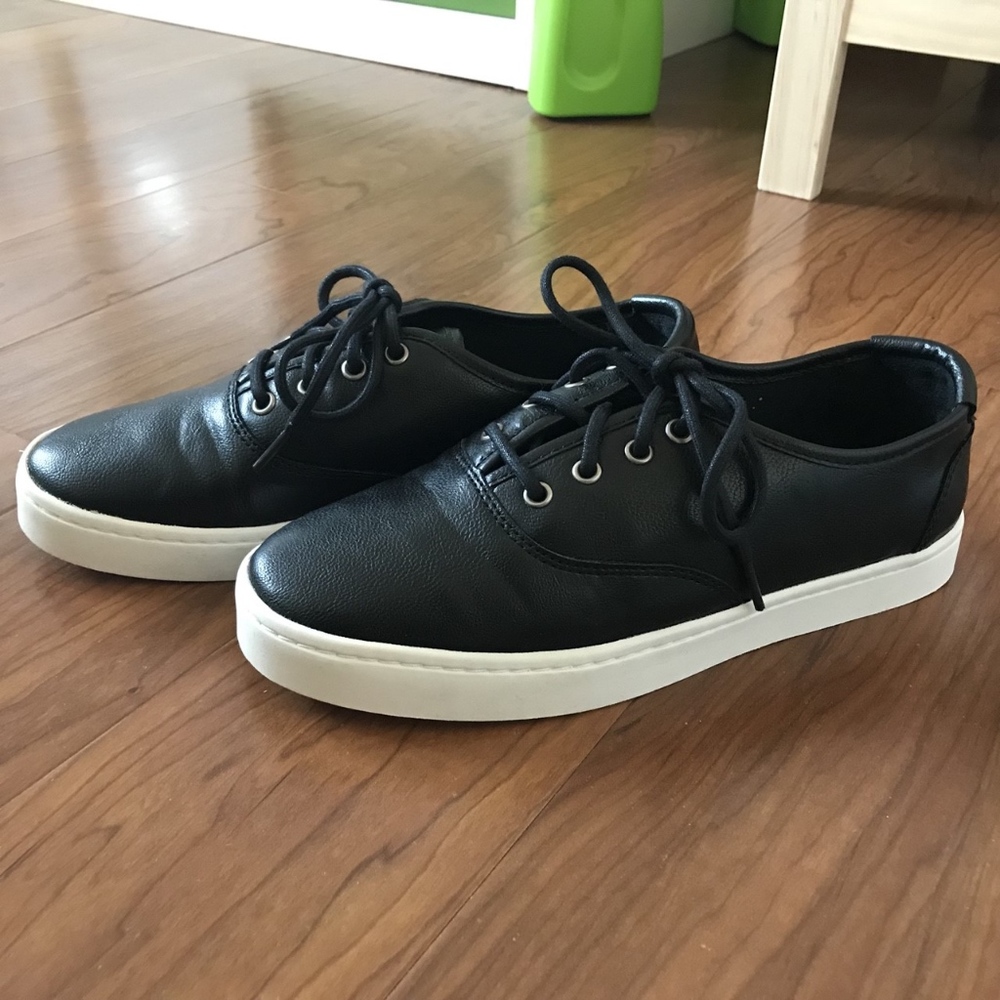 G.H. Bass Co. Black Sneaker